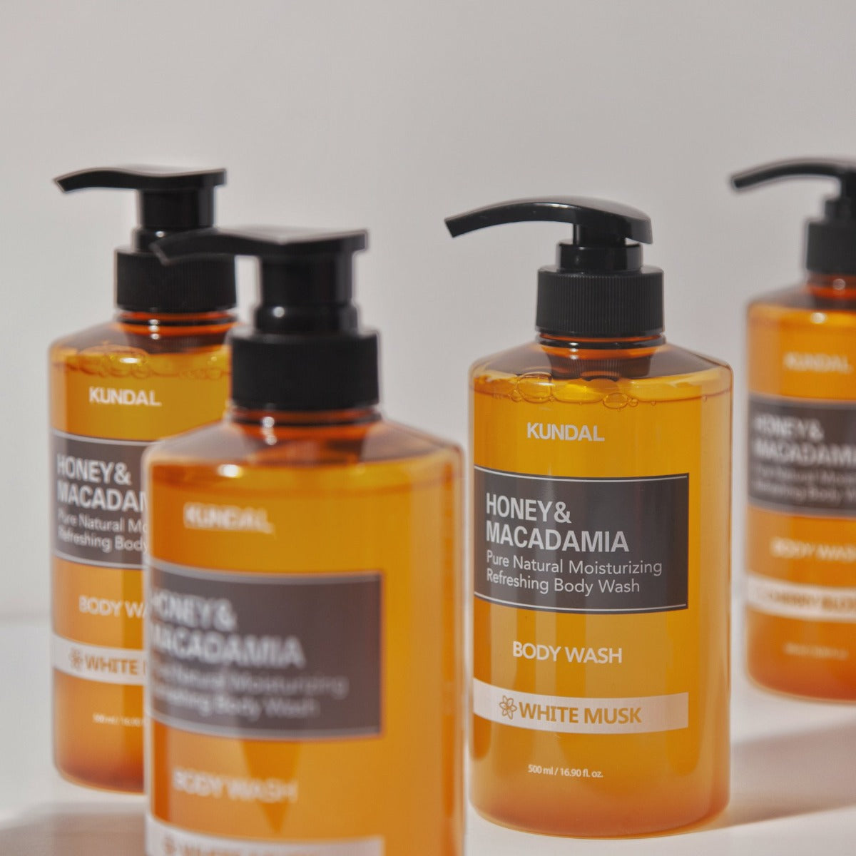 Kundal Honey & Macadamia Pure Body Wash, 500ml - Pink Grapefruit (Exp 01/28)