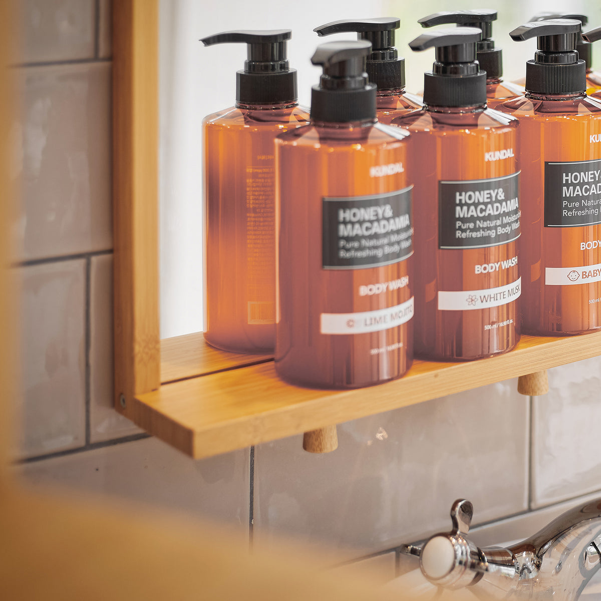 Kundal Honey & Macadamia Pure Body Wash, 500ml - Lemon Verbena (Exp 10/27)