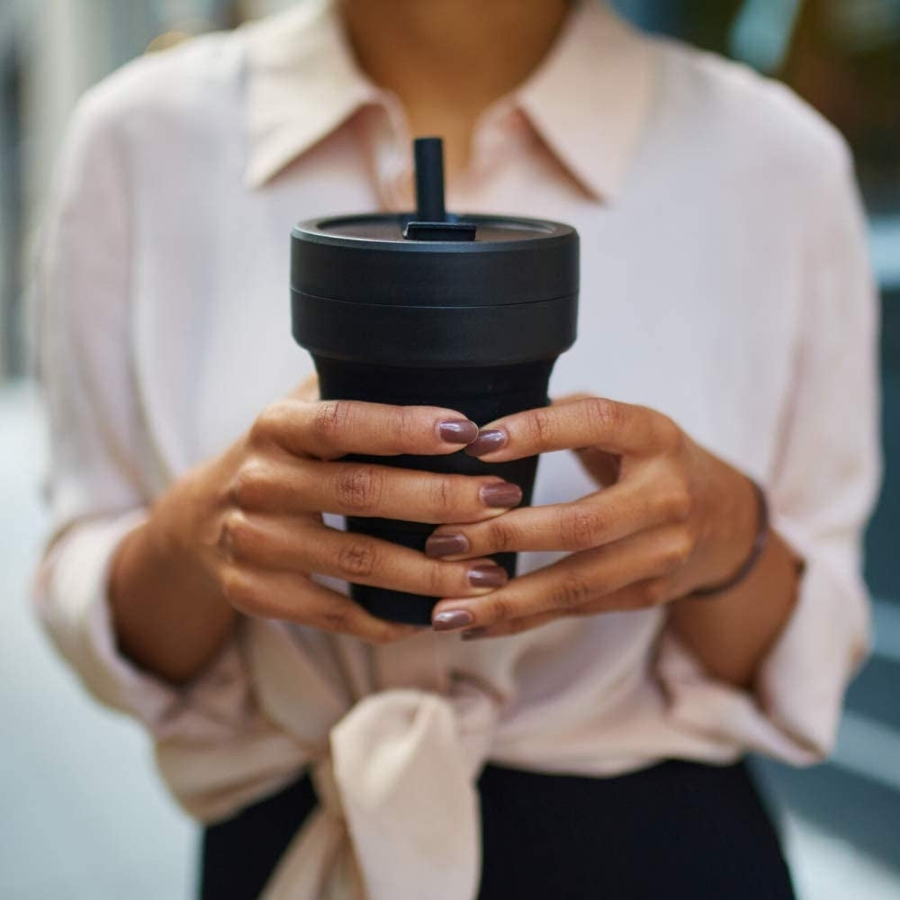 Stojo Silicone Collapsible Cup (16oz - Grande Size) - Carbon - Pupsik Singapore