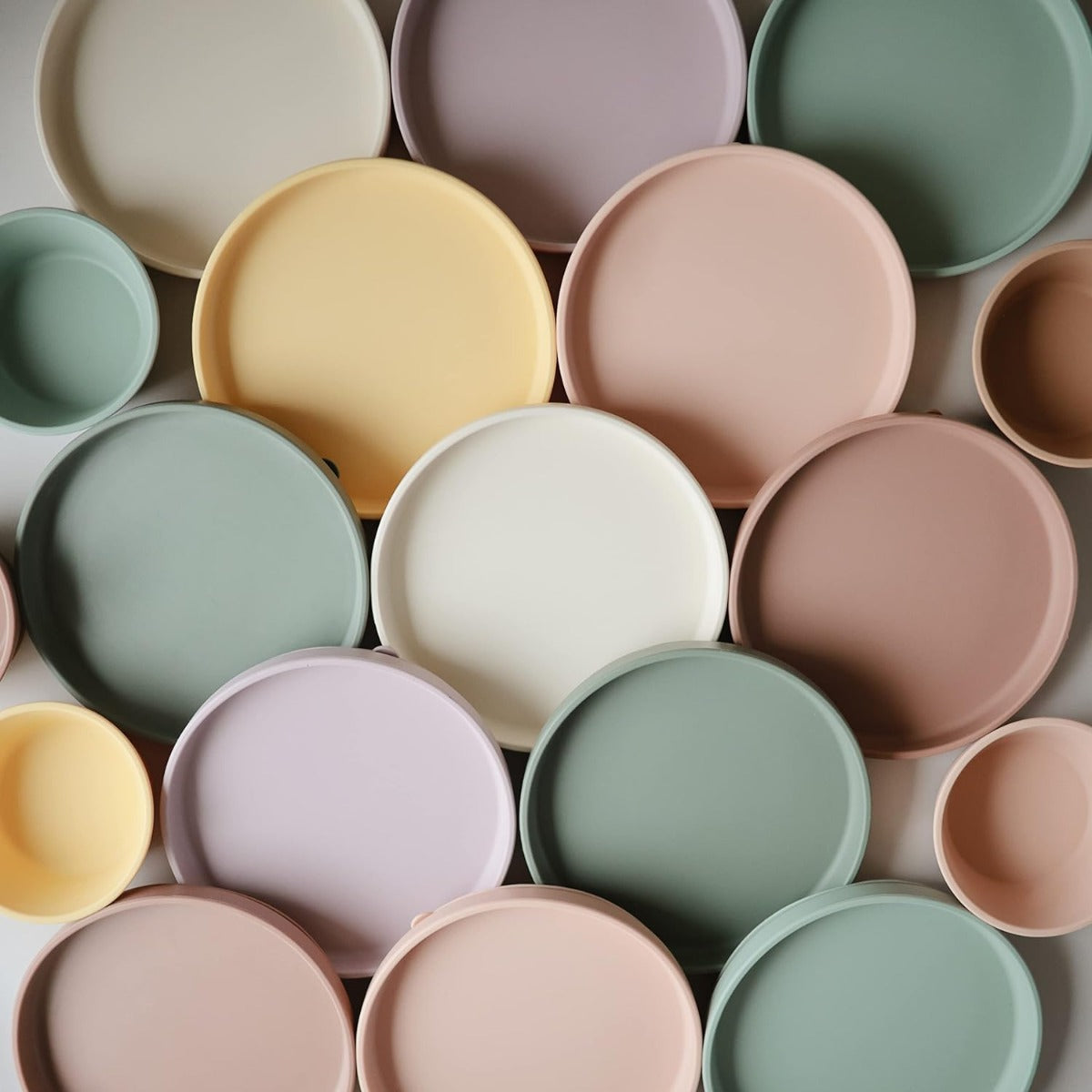 Mushie Classic Silicone Suction Plate (9 Colors)