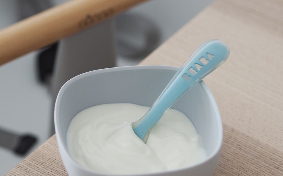 Beaba Ergonomic 2nd Age Ergonomic Silicone Spoon (3 Colours) - Pupsik Singapore