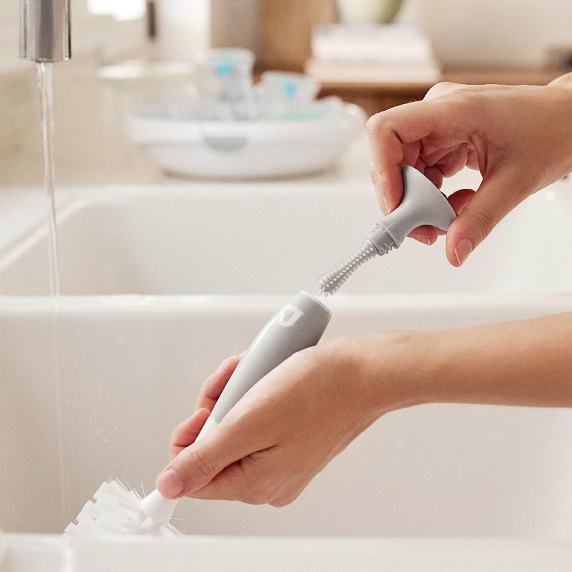 Munchkin 2-in-1 Bristle Bottle Brush, Grey