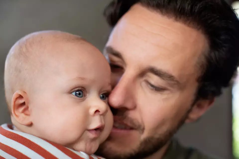 Philips Avent Natural Response Baby Bottle with Airfree Vent, 260ml (1pk) - 3 Designs - Pupsik Singapore