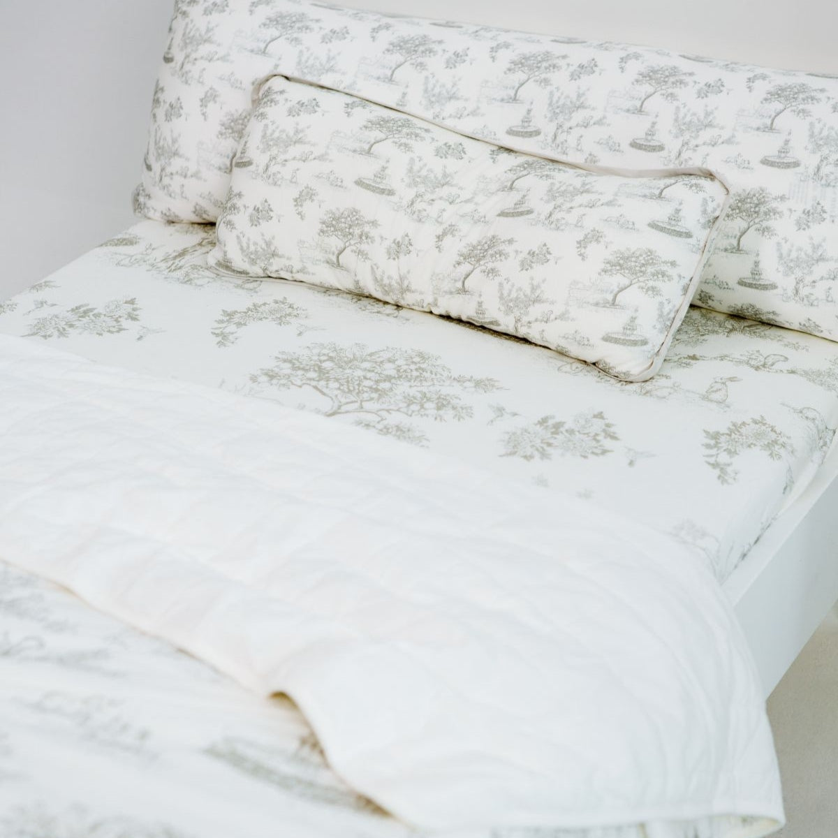 House of Holly Luxe Quilted Blanket (5 Designs)