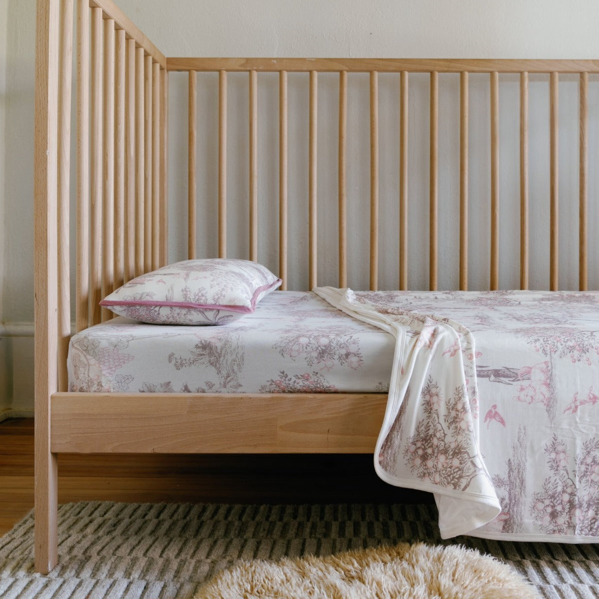 House of Holly Luxe Bamboo Blanket +  Free pillowcase for M size pillows (17 Designs)