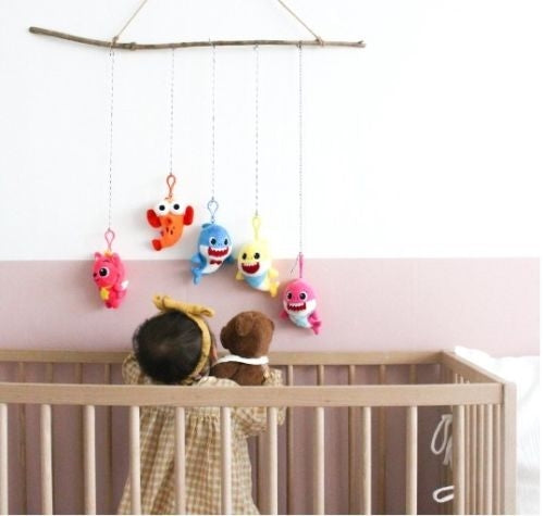 Pinkfong Daddy Shark Keyring