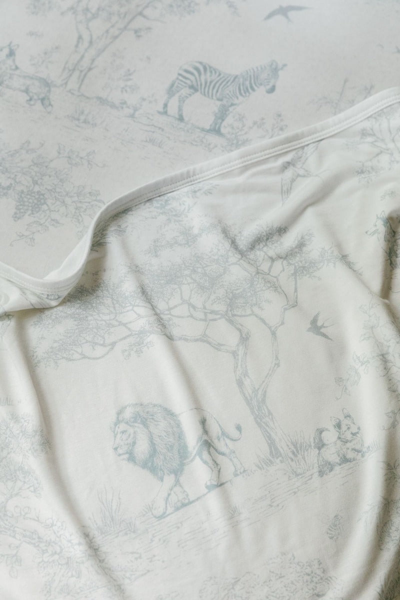 House of Holly Luxe Bamboo Blanket +  Free pillowcase for M size pillows (17 Designs)