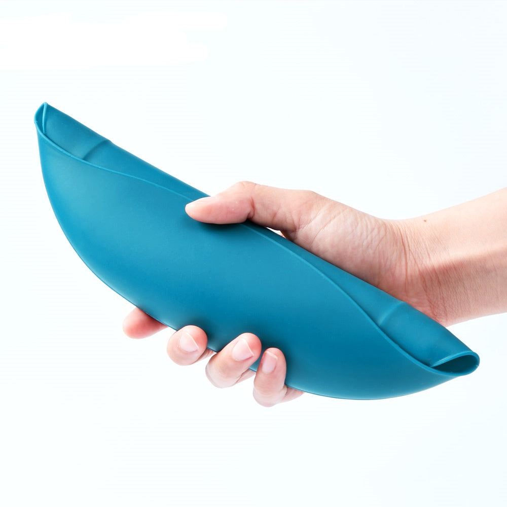 Haakaa Silicone Tuxedo Baby Bib (2 Colors)