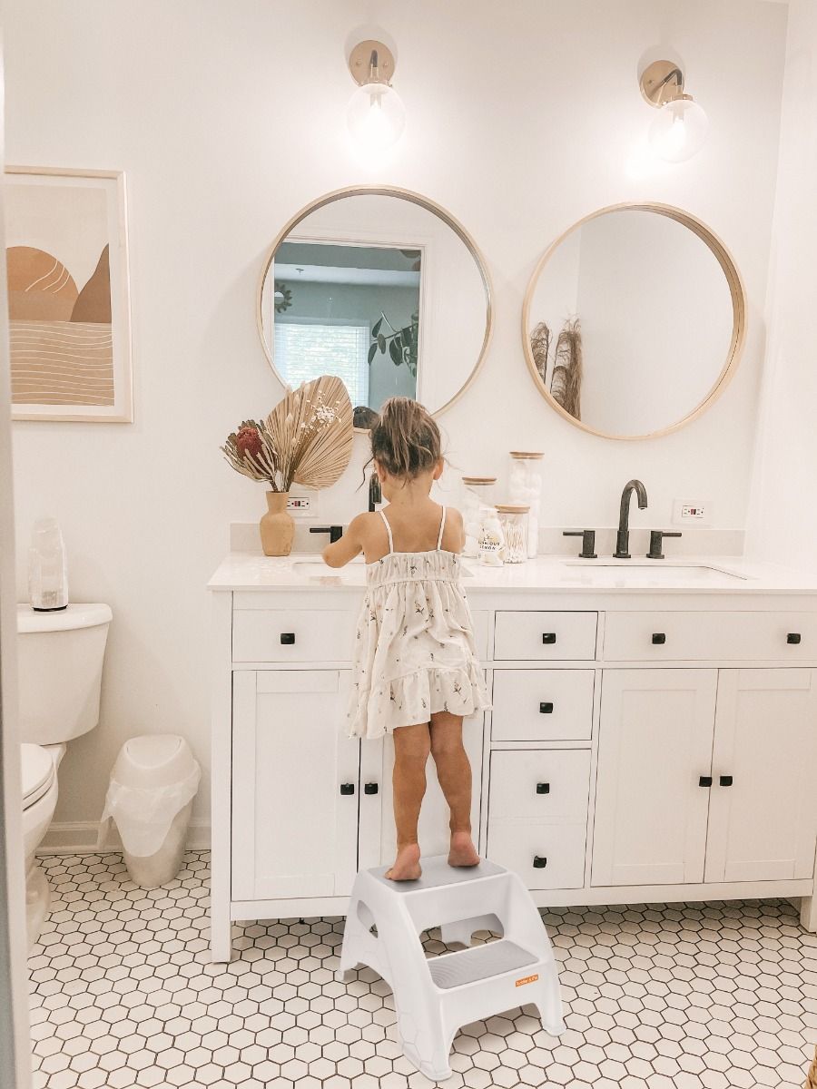 Dreambaby Toddler & Meβ’ 2 Step Stool - Grey