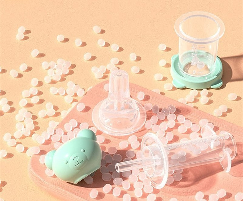 Biomom Baby Bear Medicine Feeder (2 Colors)