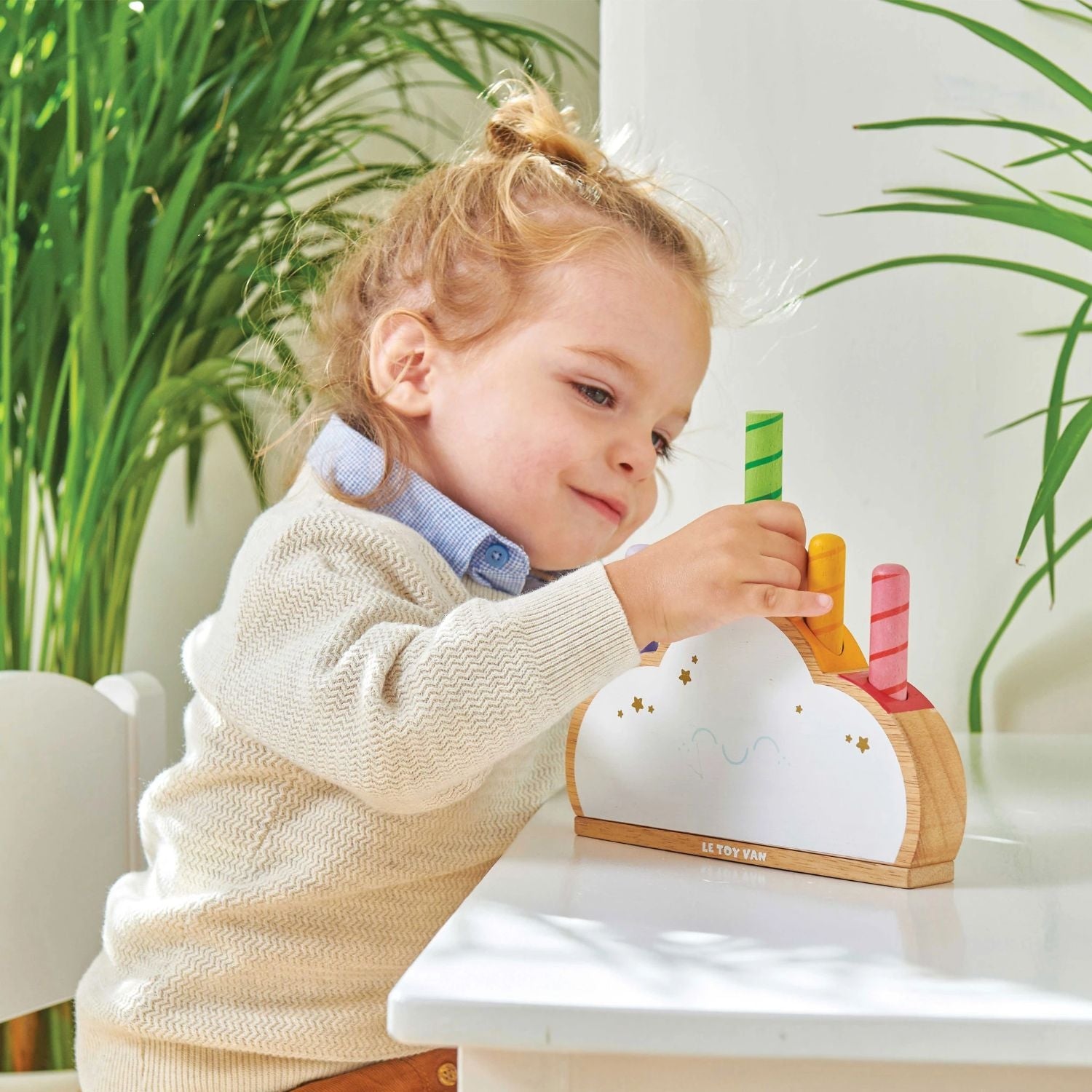 Le Toy Van Rainbow Cloud Pop Wooden Sorter