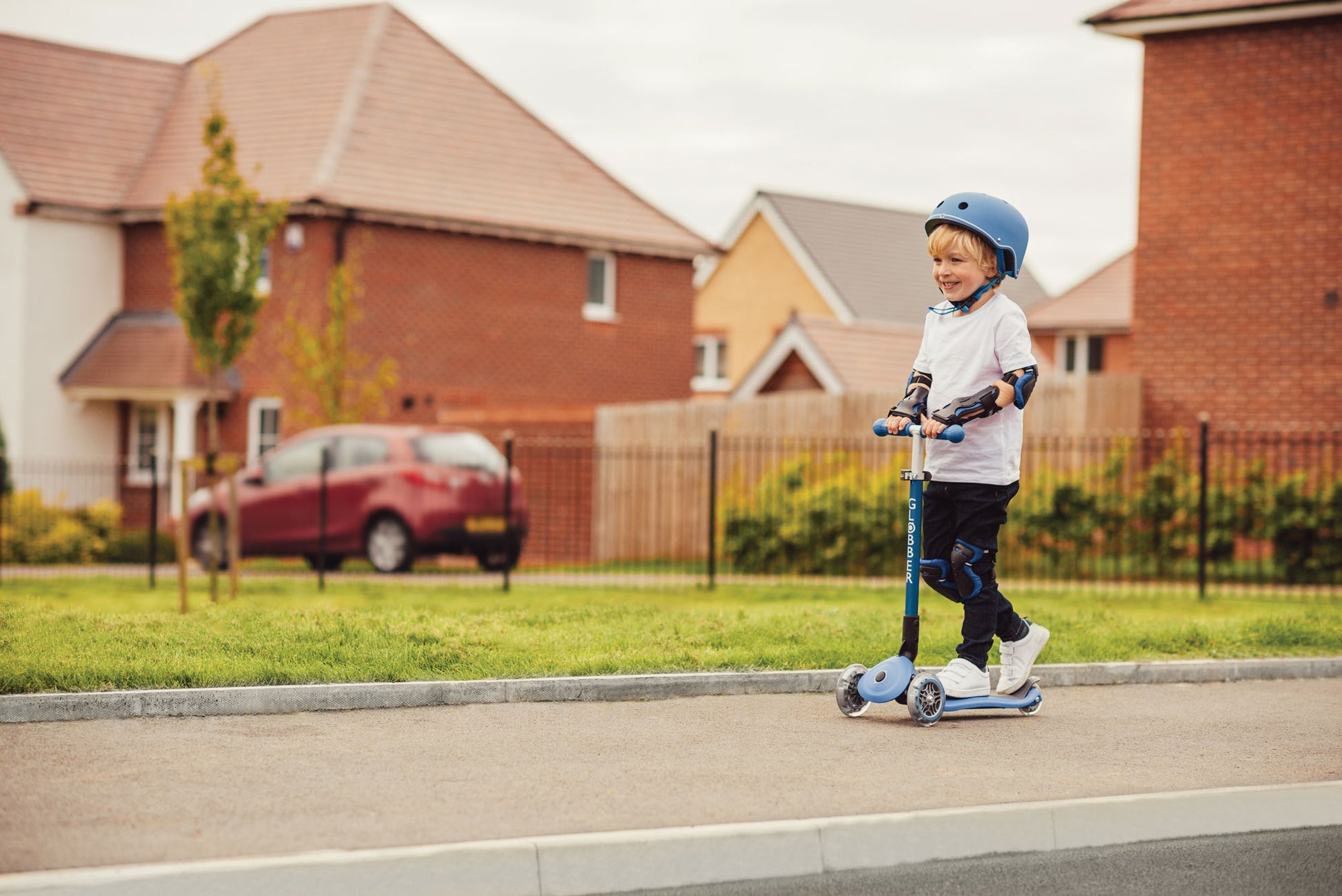 Globber Primo Height-Adjustable Foldable 3 Wheel Scooter (LED Wheels) (8 Colours) - Pupsik Singapore