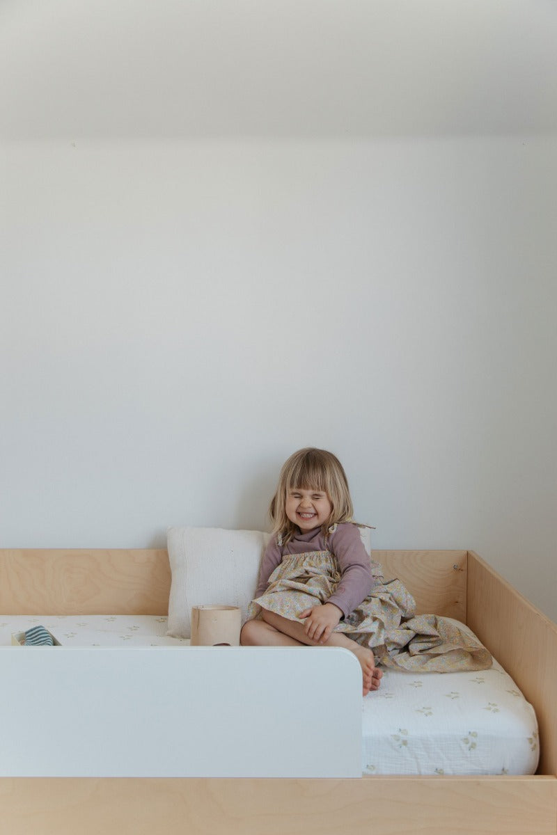 Soft Spot Fitted Sheets, Size M (7 Colours) - Pupsik Singapore