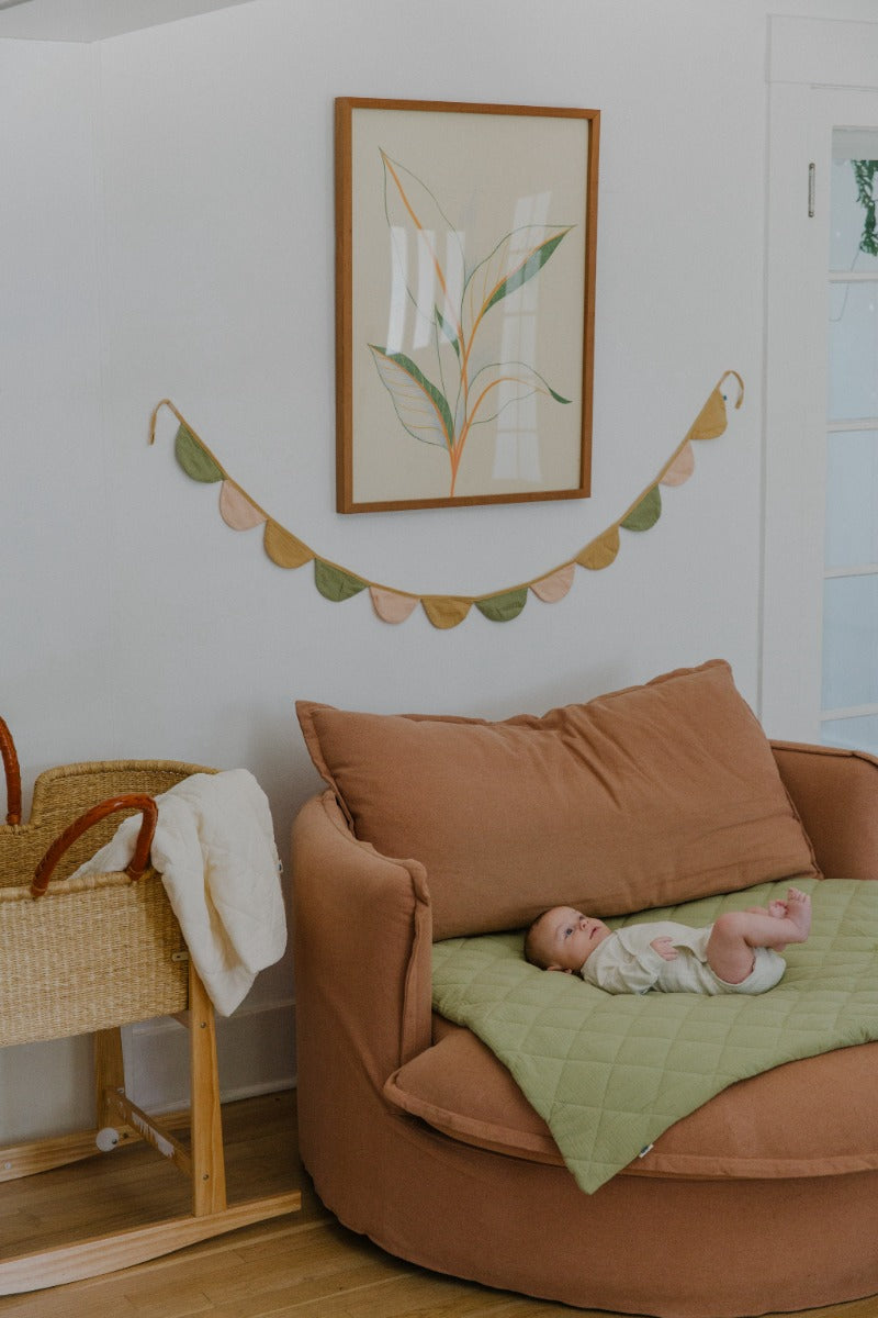 Soft Spot Soft Petal Garland (3 Colors)