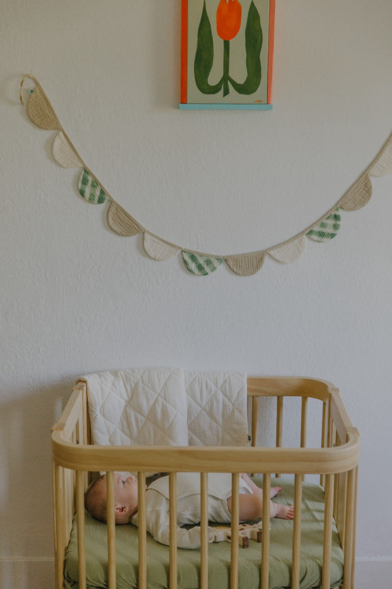 Soft Spot Soft Petal Garland (3 Colors)