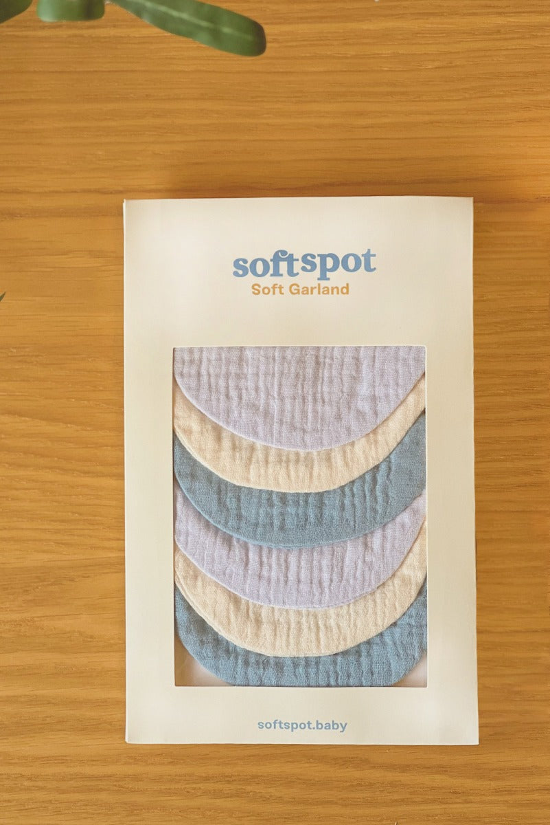 Soft Spot Soft Petal Garland (4 Colors) - Pupsik Singapore