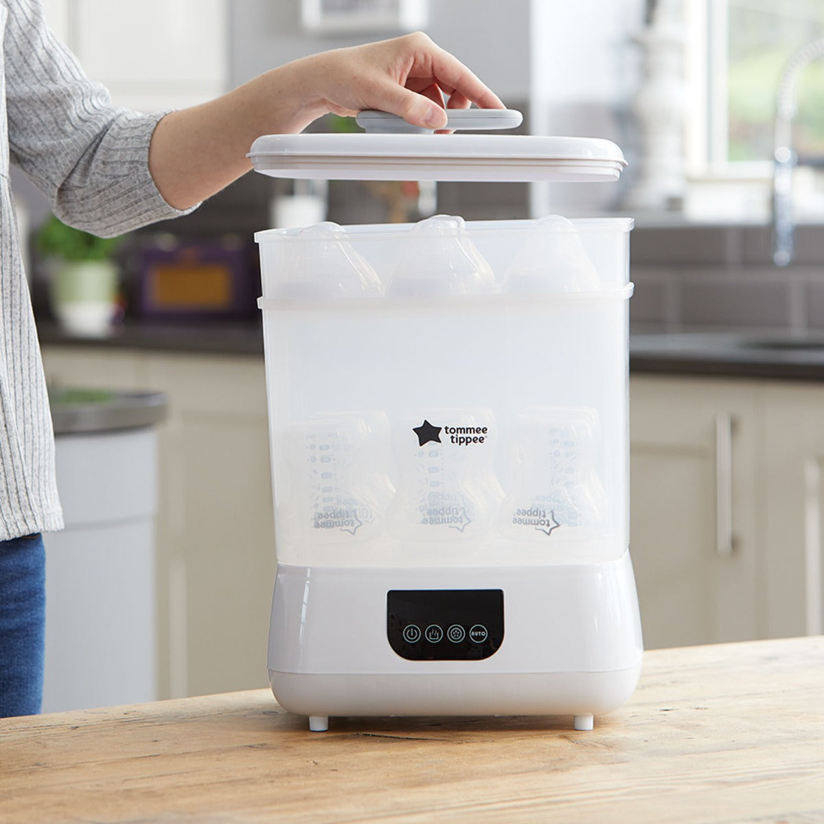 Tommee Tippee Essential Newborn Steriliser Bundle
