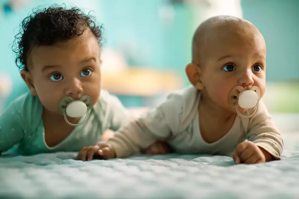 Philips Avent Ultra Soft Pacifiers, 2pk - 0-6M (2 Designs)