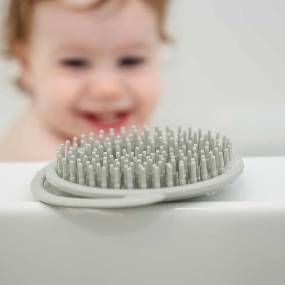 Haakaa Silicone Shampoo Brush (3 Colors)