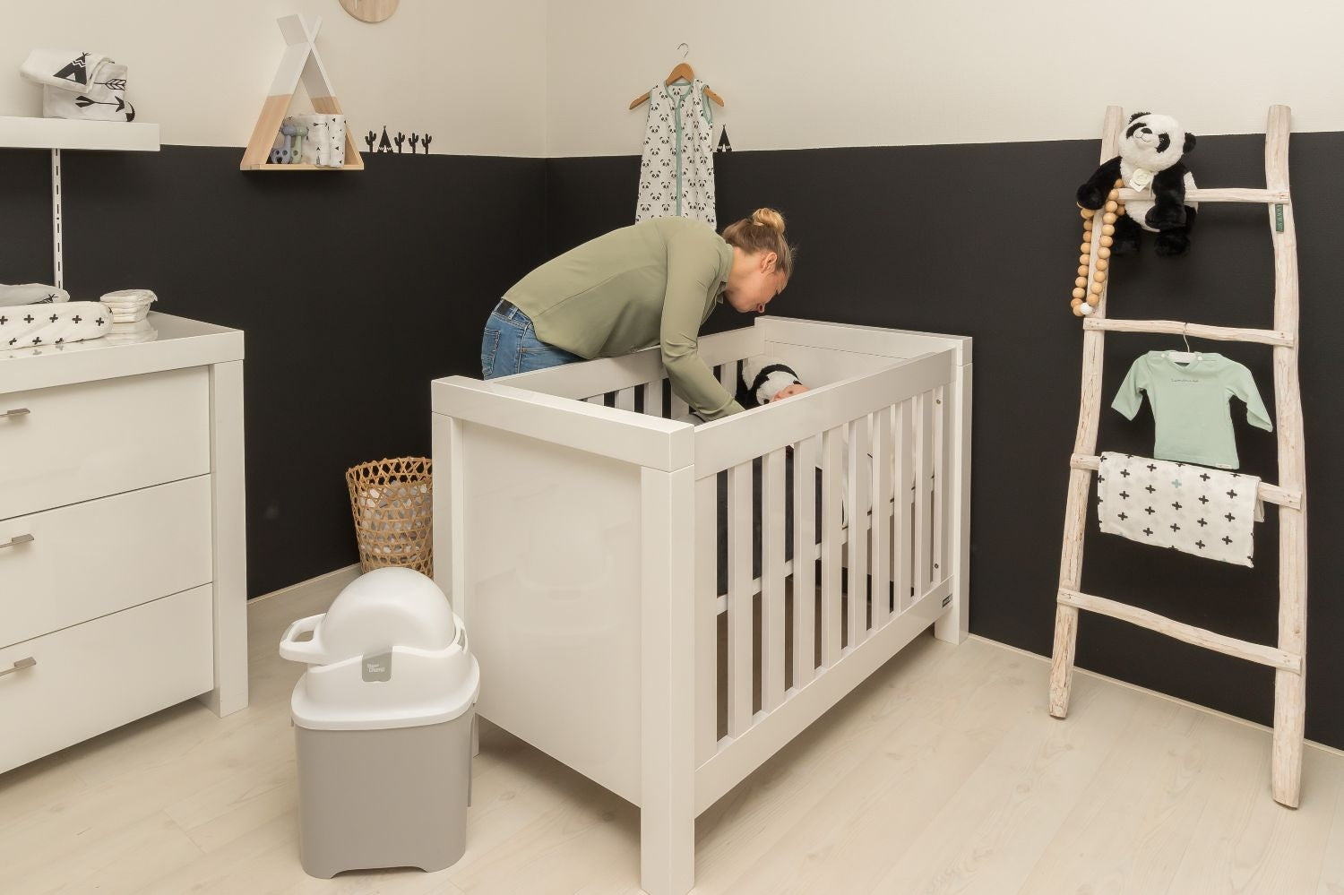 Diaper Champ ONE Odorless Diaper Bin - Standard (40 NB Diapers)