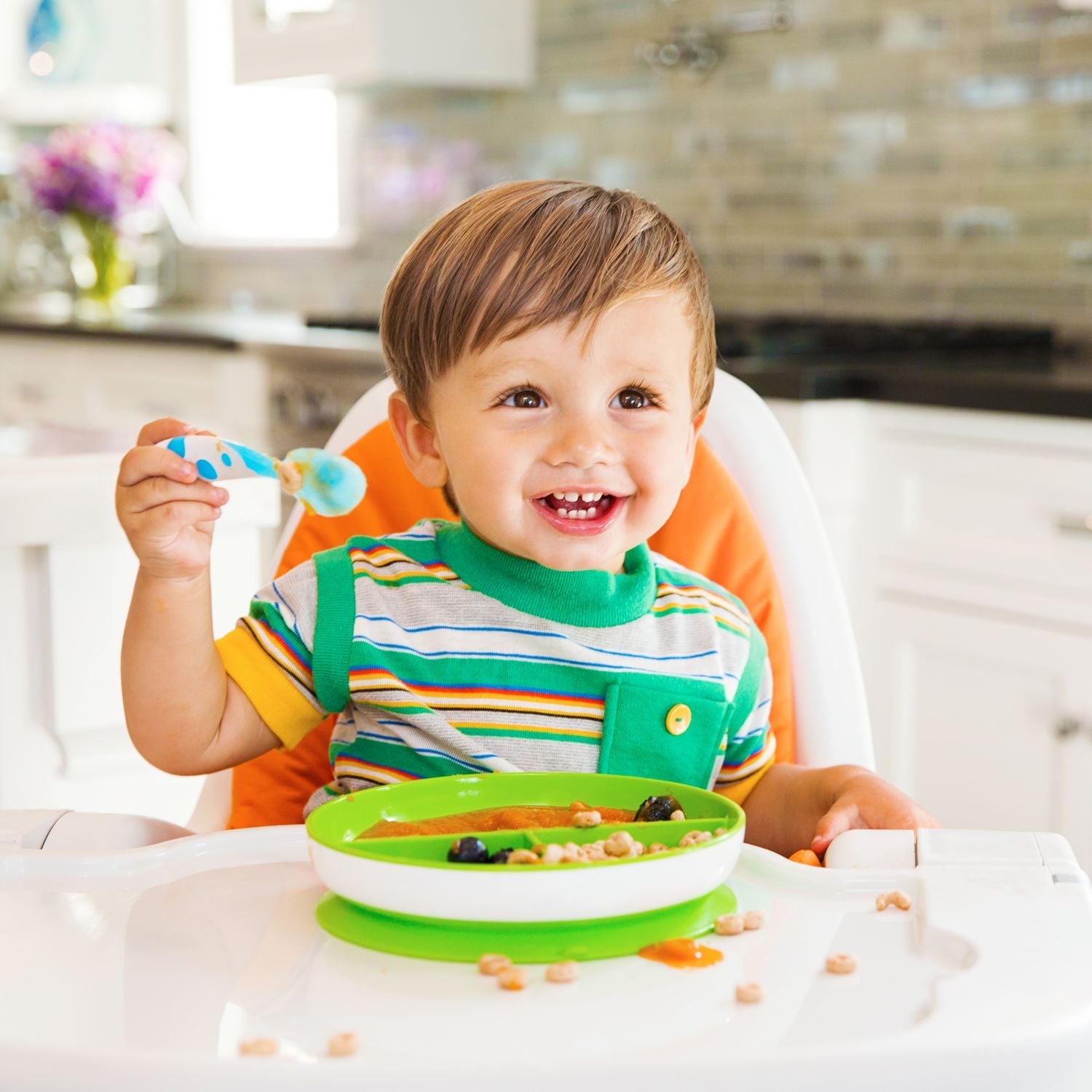 Munchkin Stay Put Suction Baby Plate (4 Colours) - Pupsik Singapore