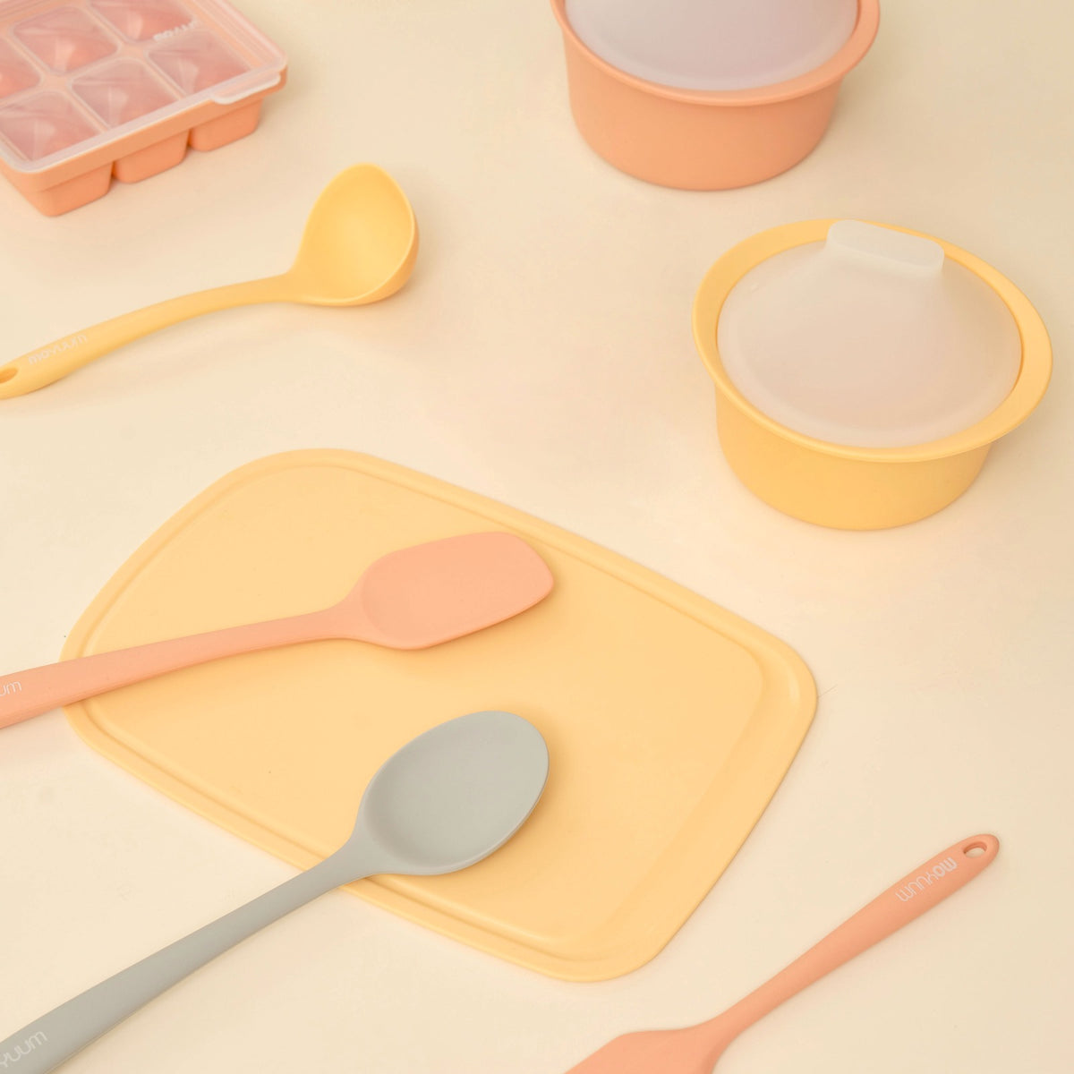 Moyuum Silicone Baby Food Spatula, 1pc (3 Colors)