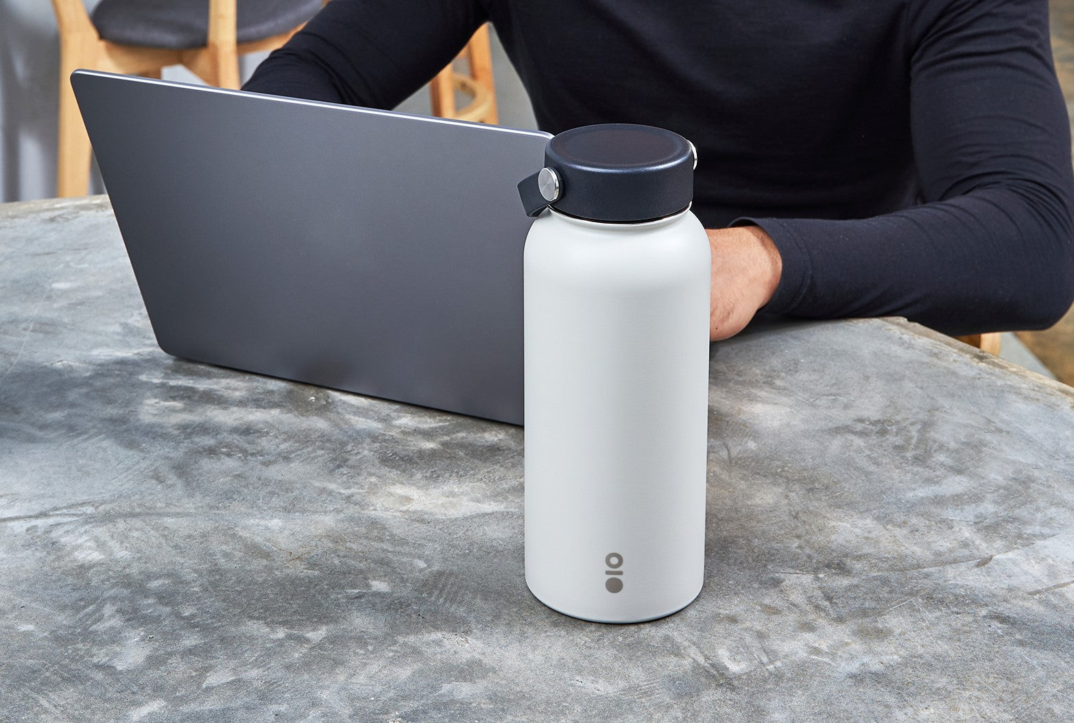 Montigo Ace Bottle Mega, 950ml (14 Colors)