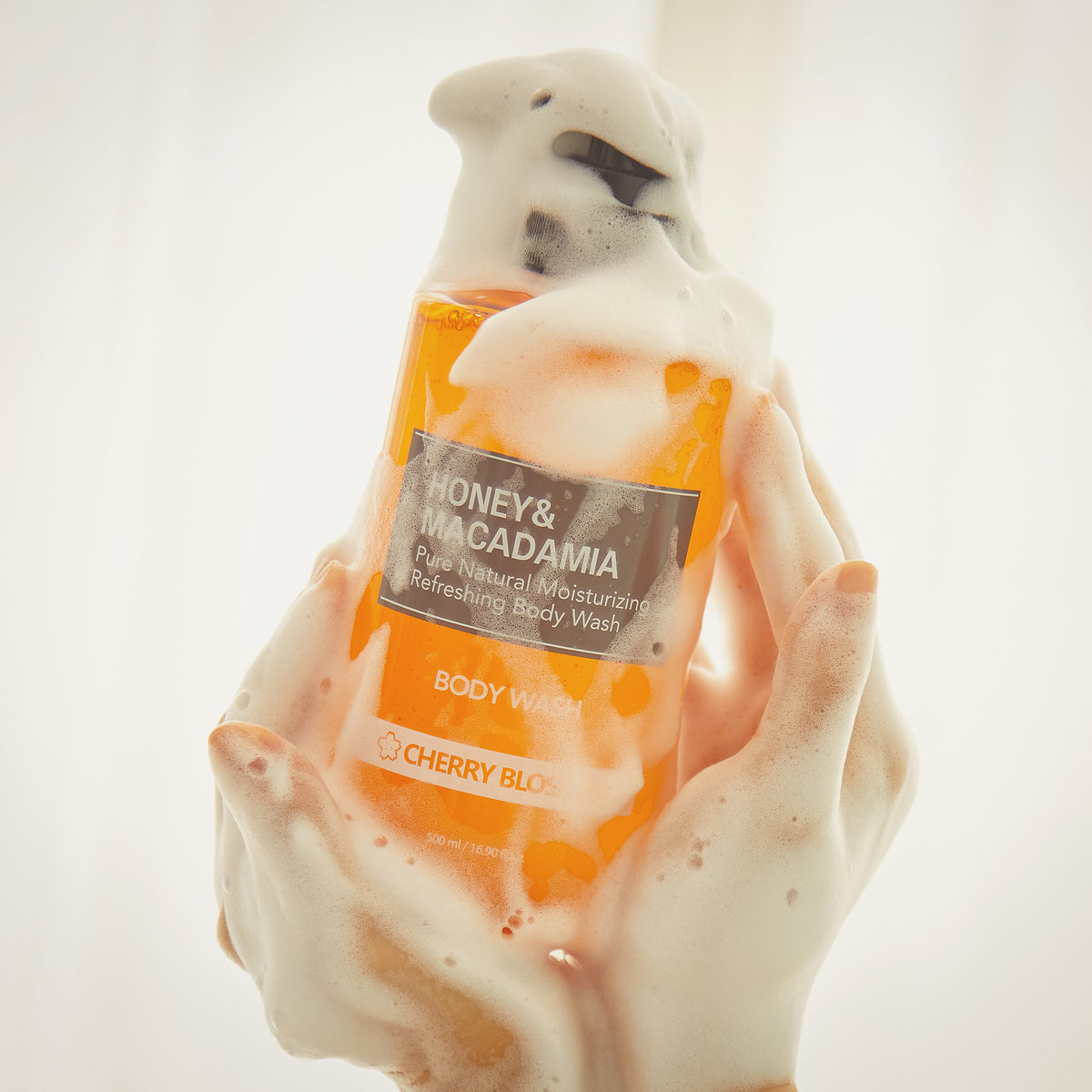 Kundal Honey & Macadamia Pure Body Wash, 500ml - Blackberry Bay (Exp 01/27)