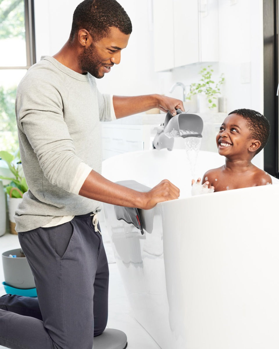 Skip Hop Moby Waterfall Bath Rinser