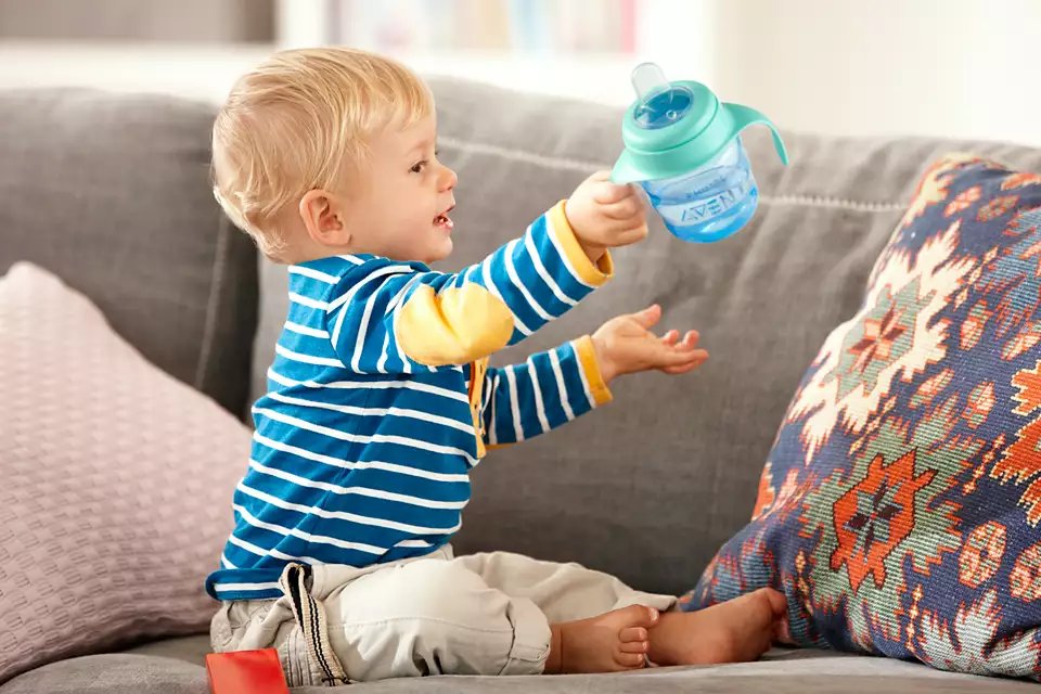 Philips Avent  Easy Sip Spout Cup, 7oz (1pk) - 2 Colors - Pupsik Singapore