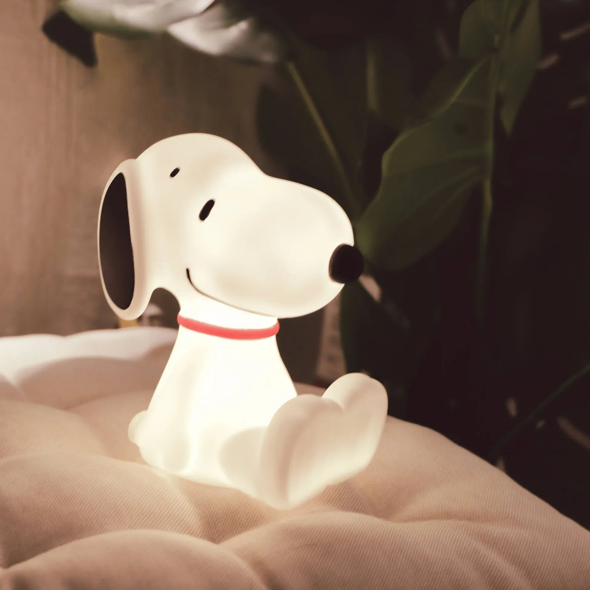 Peanuts VIPO Snoopy Night Light, 13cm - Pupsik Singapore