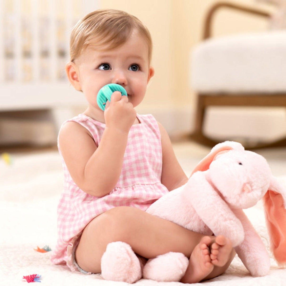 Munchkin Sili-Soothe & Teethe™ Silicone Pacifier & Teether, 2pk (2 Colors) - Pupsik Singapore