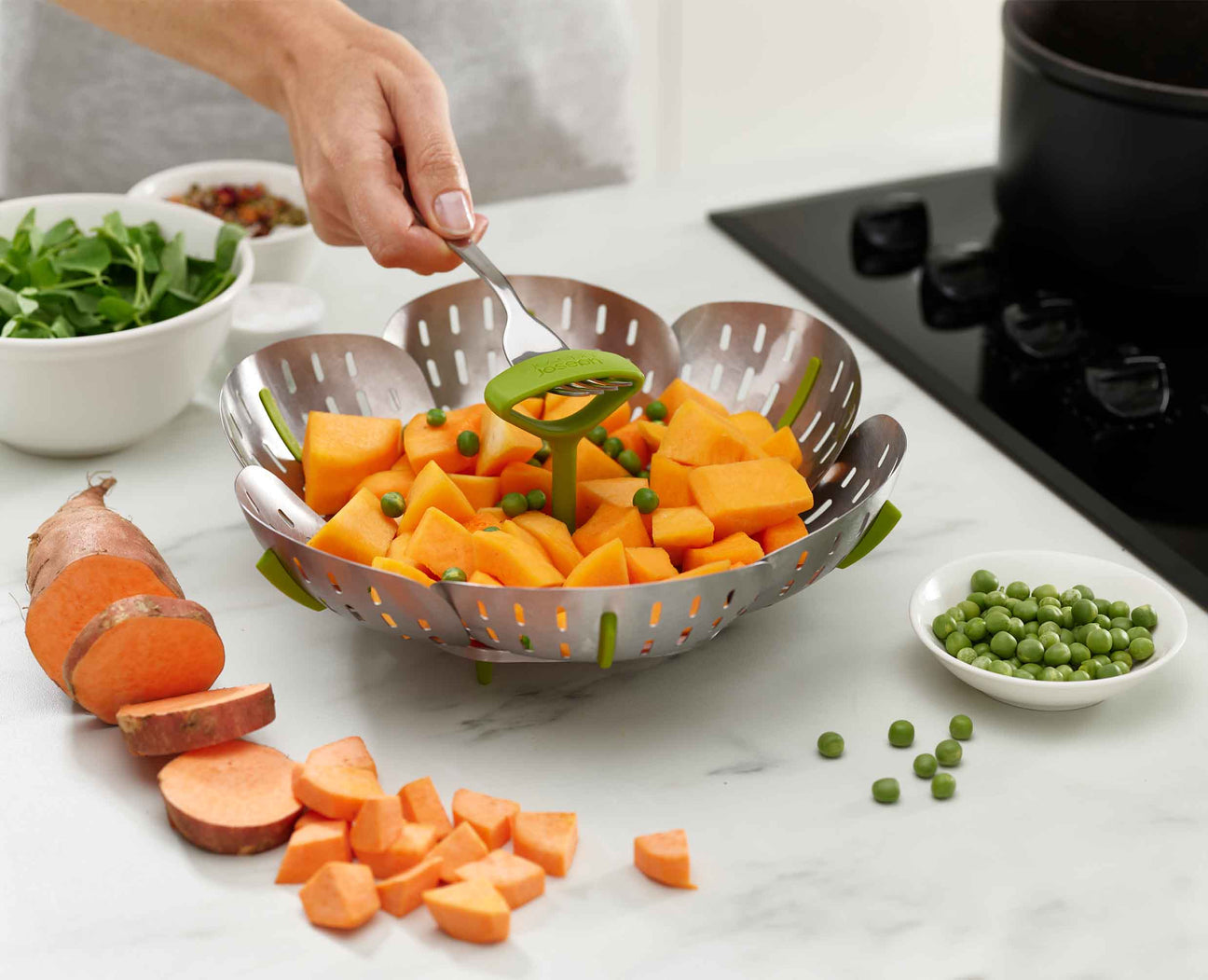 Joseph Joseph Bloom Stainless-Steel Folding Steamer Basket