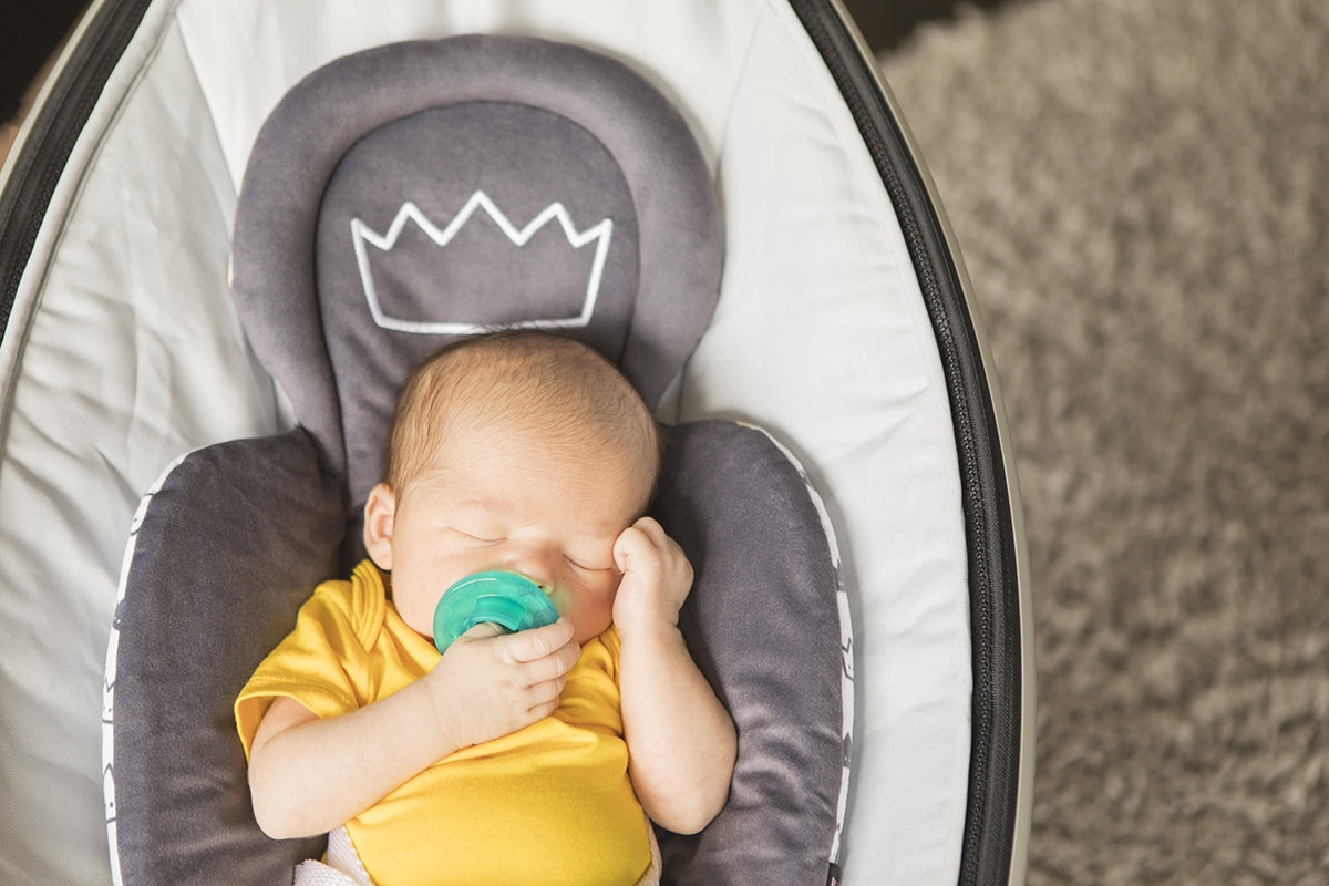 4moms Bouncer Newborn Insert - Little Royal