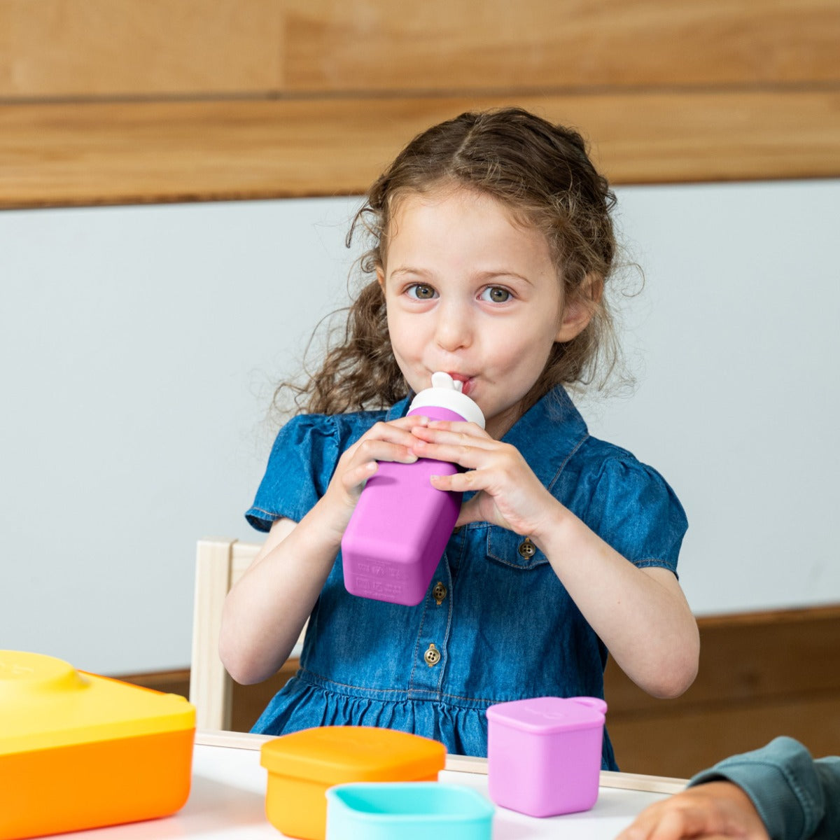 Omie Omiebottle Silicone Bottle 8.7oz (4 Colors) - Pupsik Singapore