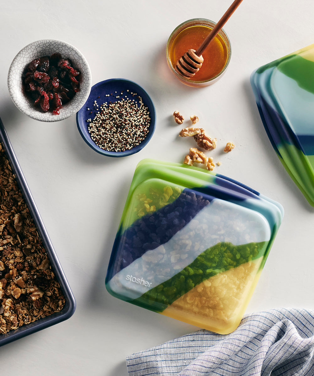Stasher Reusable Silicone Sandwich Bag, 28 fl oz (17 Designs) - Pupsik Singapore