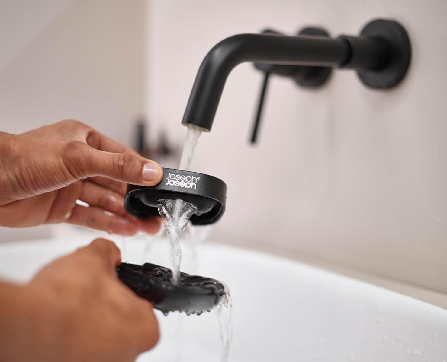Joseph Joseph Slim Compact Matt Soap Dish - Black