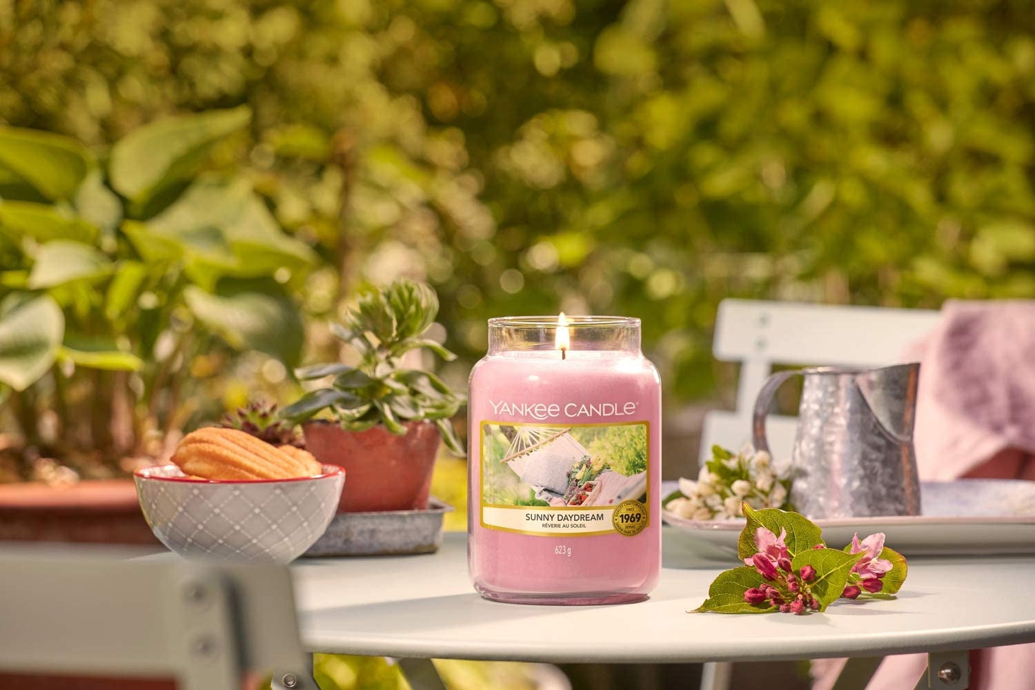 Yankee Candle Small Jar Candle (3.7oz) - Sunny Daydream