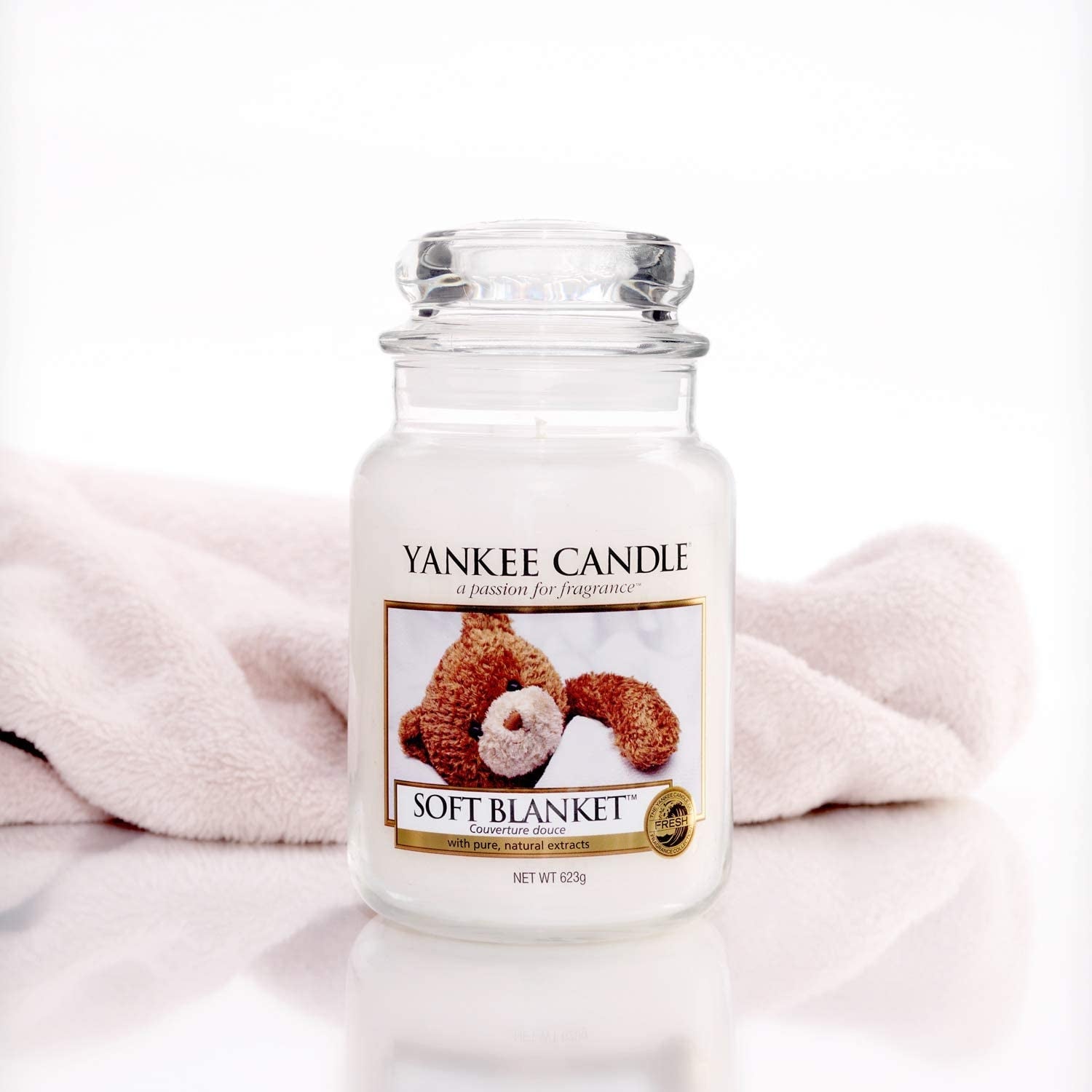 Yankee Candle Large Jar Candle (22oz) - Soft Blanket
