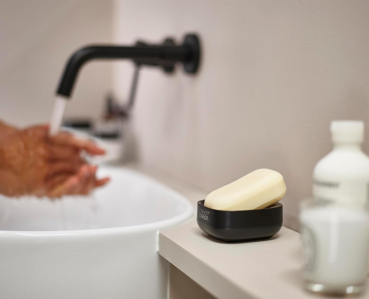 Joseph Joseph Slim Compact Matt Soap Dish - Black