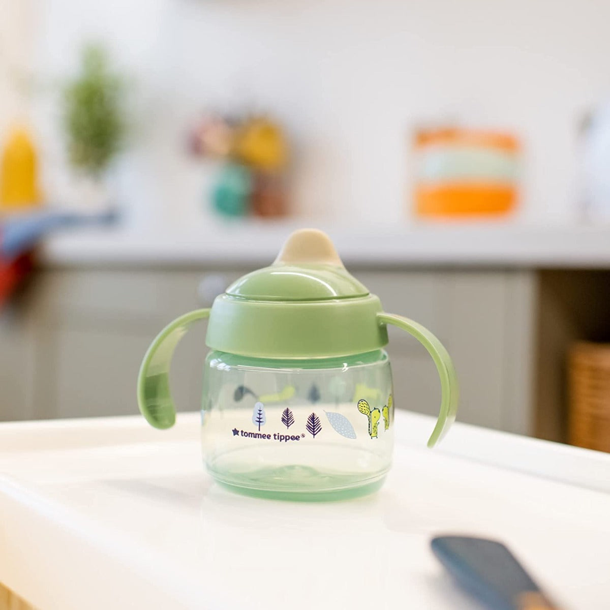 Tommee Tippee Superstar Sippee Weaning Cup (190ml) -  Green