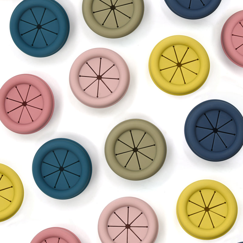 Biomom Silicone Collapsible Suction Snack Cup (2 Colors)