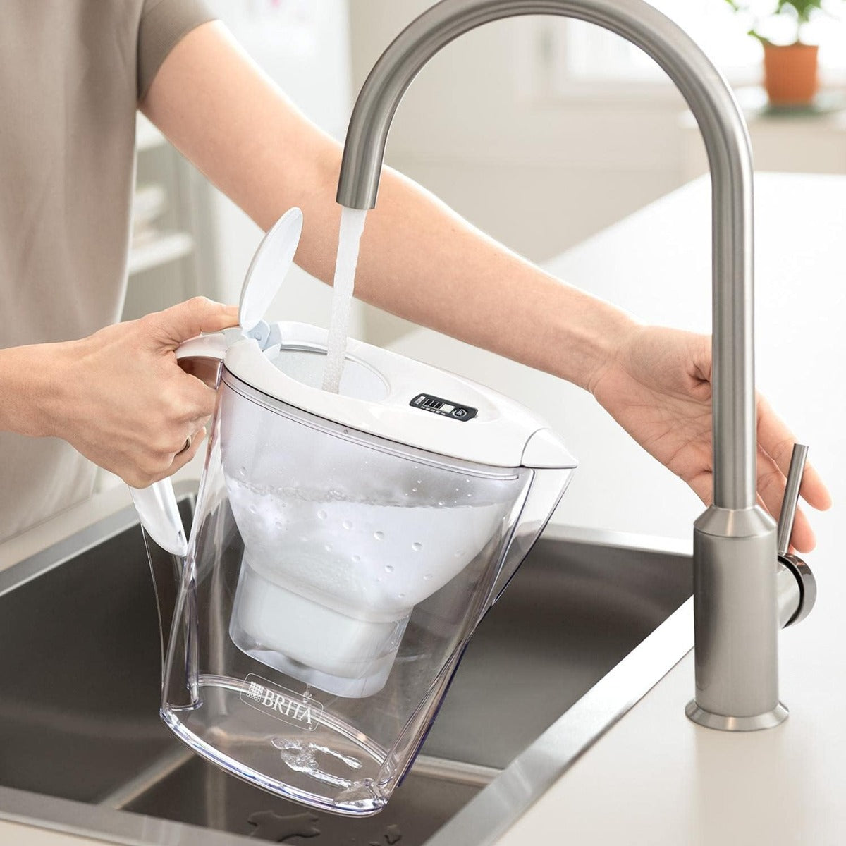 Brita Marella Memo XL Water Filter Jug (1 x Maxtra PRO Filter) - 3.5L White
