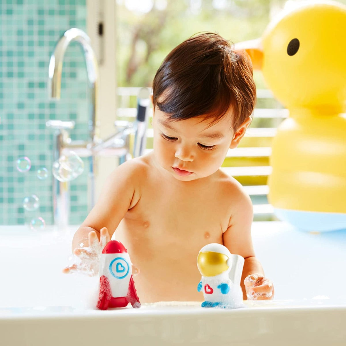 Munchkin Galaxy Buddies Light Up Bath Toy, 2pk