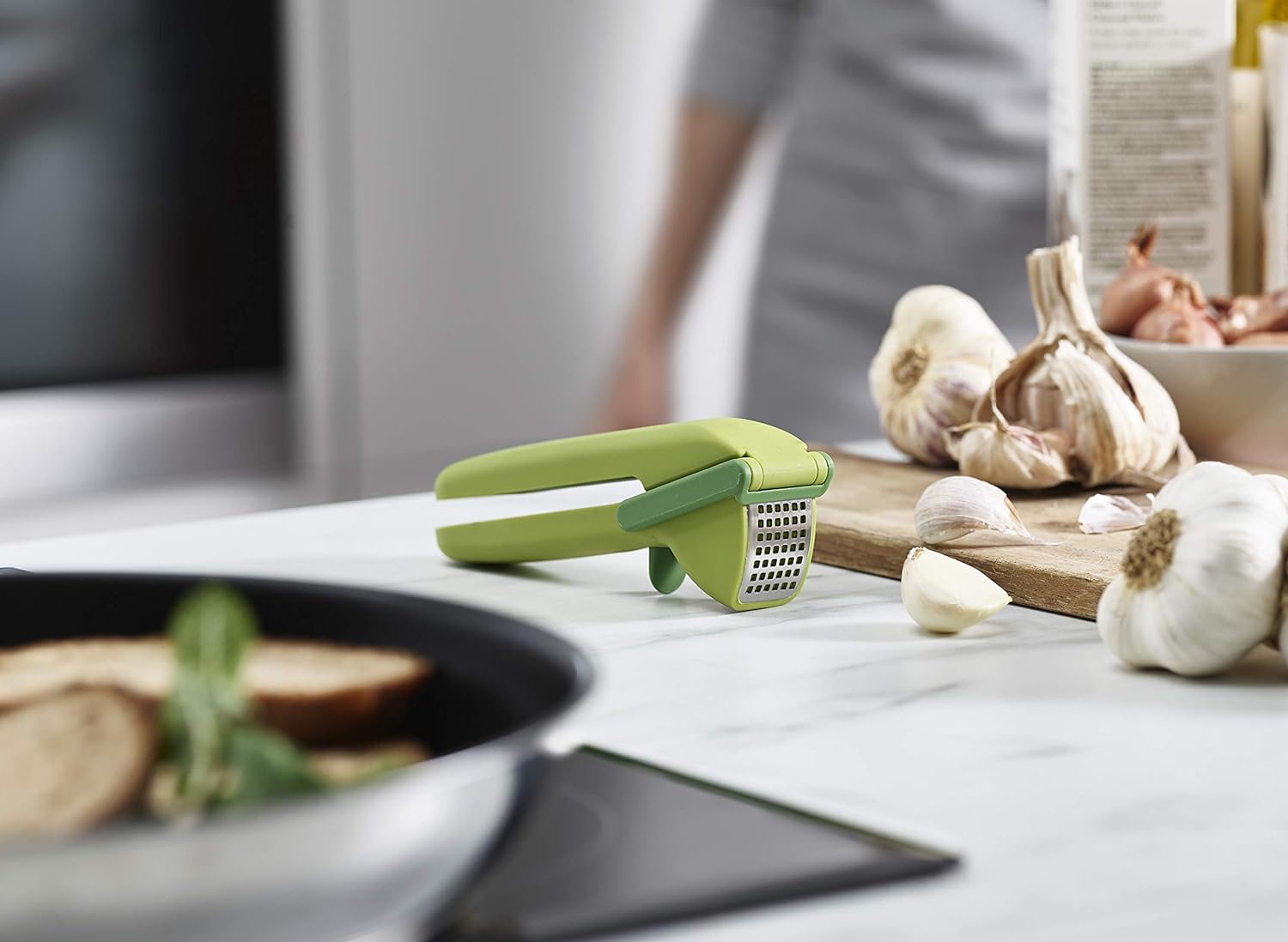 Joseph Joseph CleanForce Garlic Press - Green