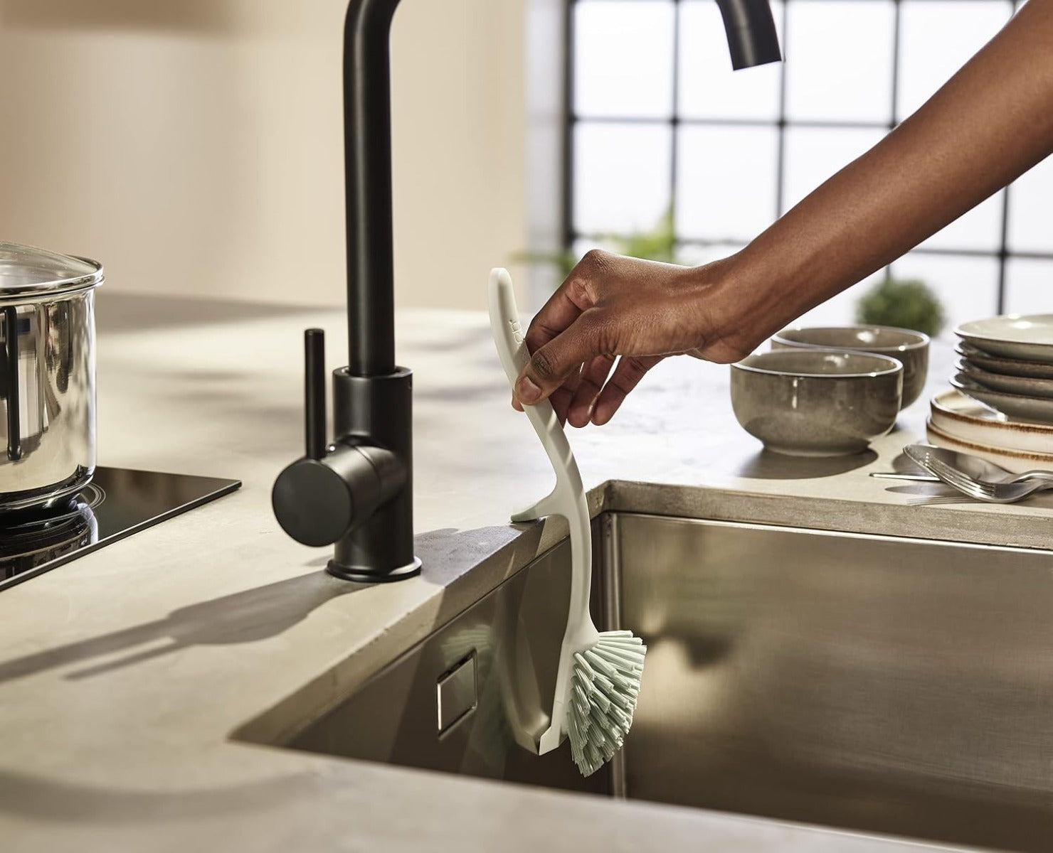 Joseph Joseph Edge Washing-up Brush - Stone Green