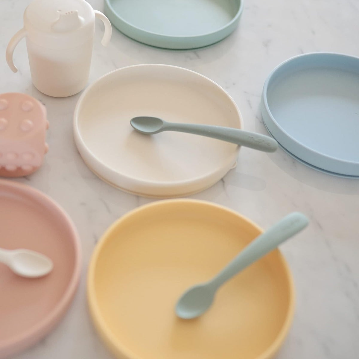 Mushie Classic Silicone Suction Plate (9 Colors)