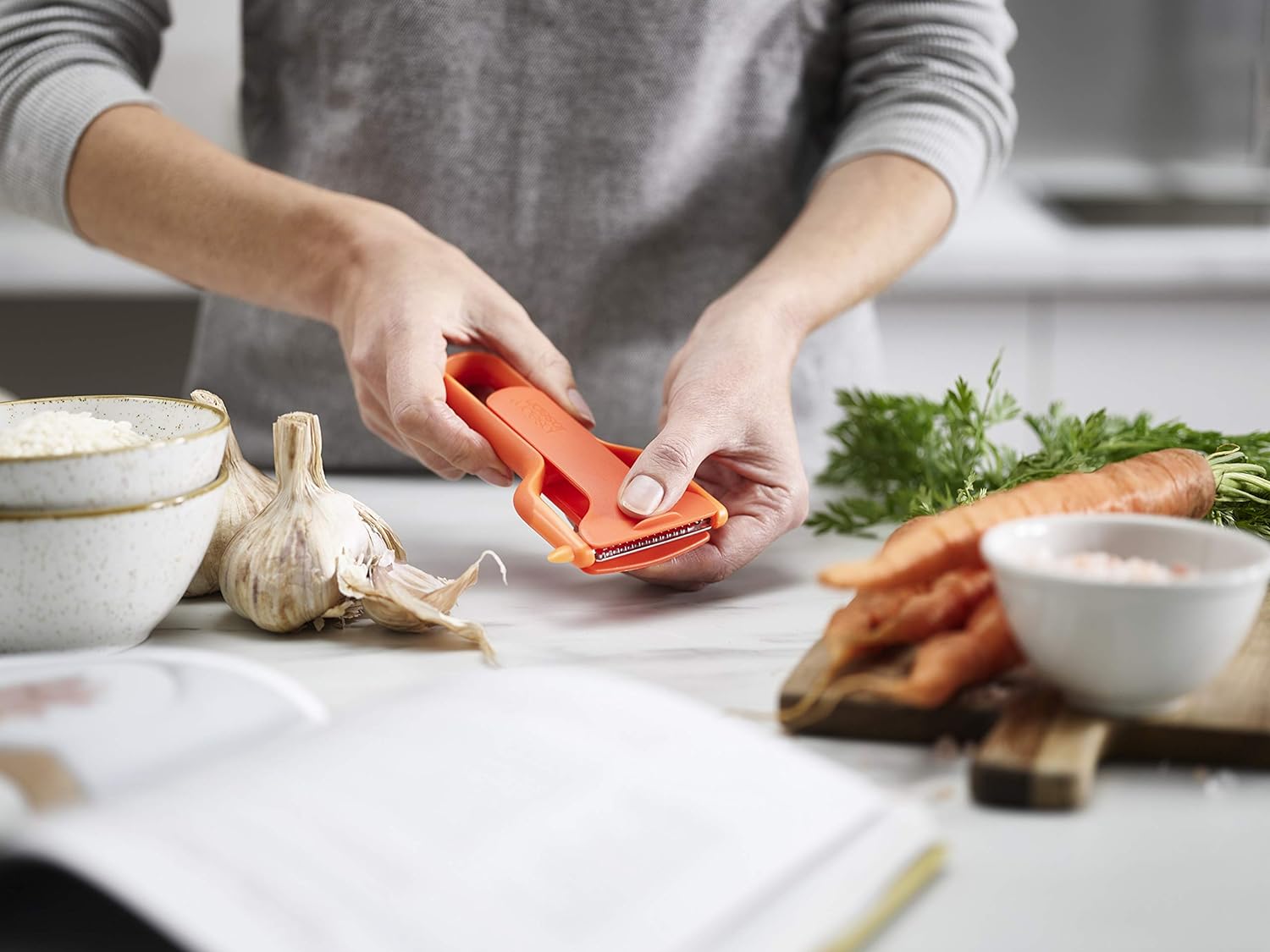 Joseph Joseph Safestore Julienne Peeler - Orange