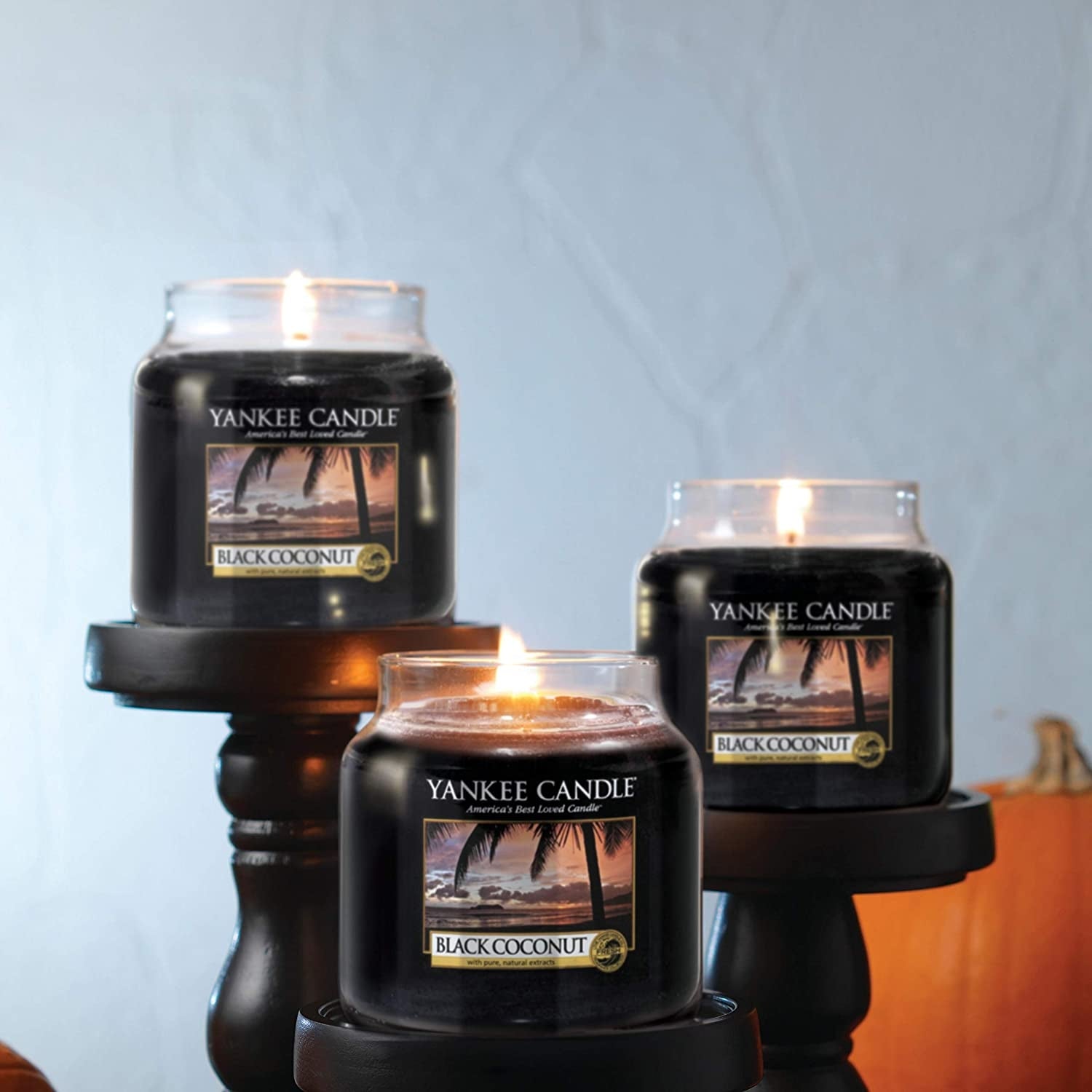 Yankee Candle Medium Jar Candle (14.5oz) - Black Coconut