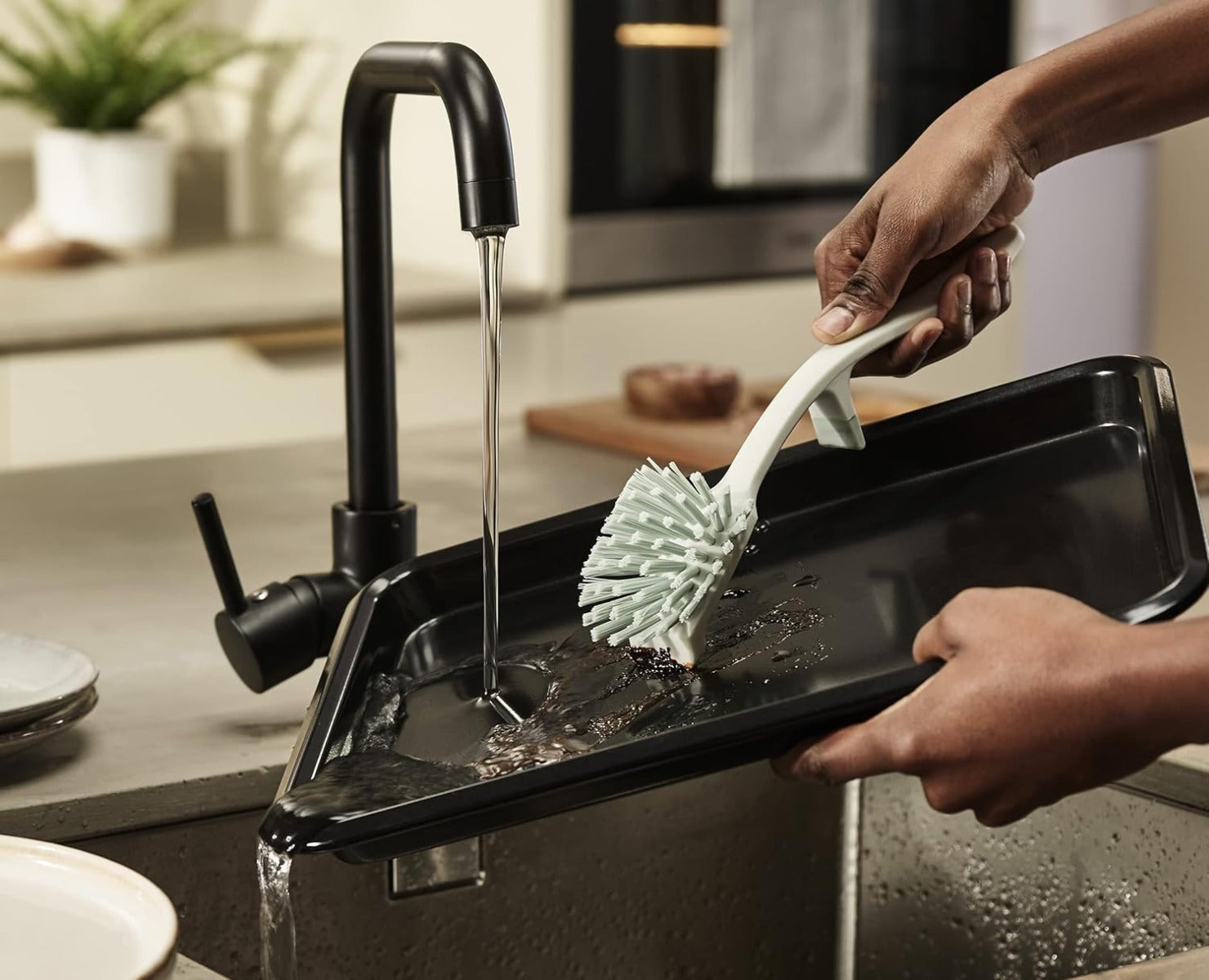Joseph Joseph Edge Washing-up Brush - Stone Green